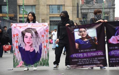 Mexico City protest against gender-based violence against women. 
