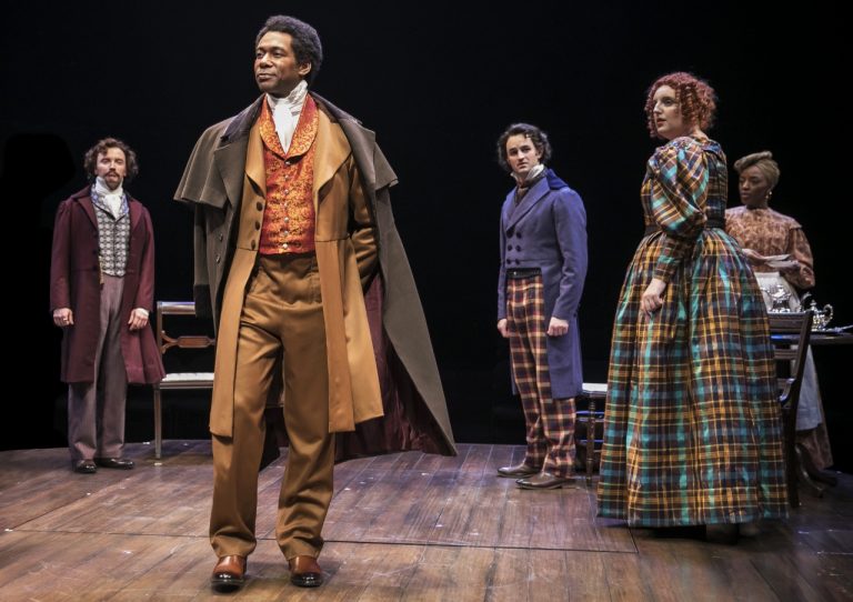 Transvestite actors in shakespeare plays