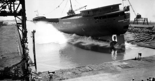 50 Years Ago, the Edmund Fitzgerald, a ‘Rock Star’ Ship, Sank in Lake ...