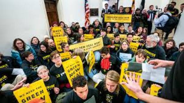 demonstrators in support of Green New Deal