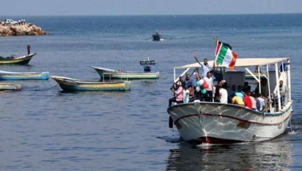 Palestinian boats greet Gaza-bound flotilla