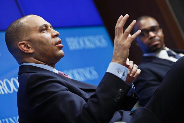 Inside Hakeem Jeffries' Quiet Standoff With the Left