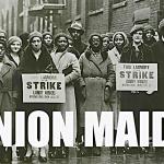 Group of striking workers outside their Chicago workplace in the 1930s
