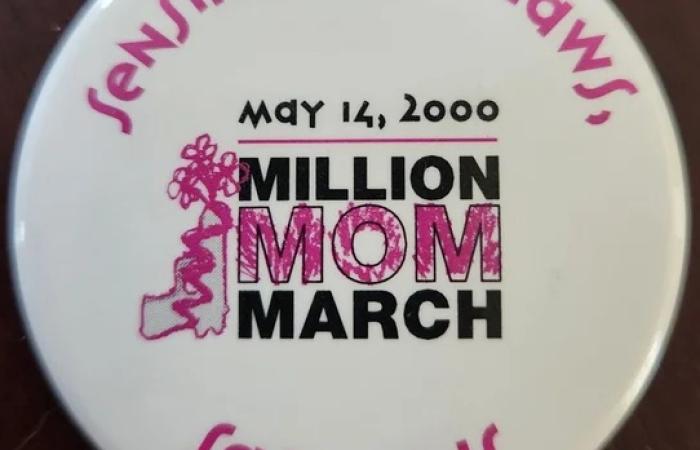 A campaign button for the May 14, 2000, Million Mom March