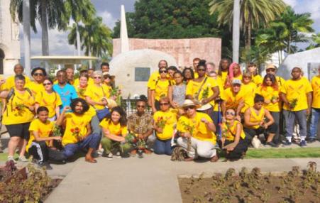 Venceremos Brigadistas at Fidel's grave in Cuba 2019