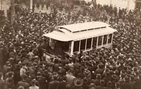 A streetcar immobilized by striking workers