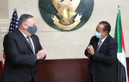 US Secretary of State Mike Pompeo and Sudanese Prime Minister Abdullah Hamduok.