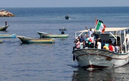 Palestinian boats greet Gaza-bound flotilla