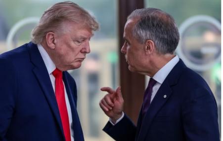 Photo of Trump talking to Prime Minister of Canadian